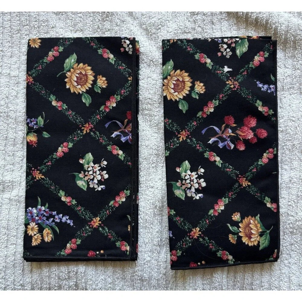 NWOT Cloth Napkins Set of 2 Black Bright Florals Sunflowers Roses Cottage Chic
